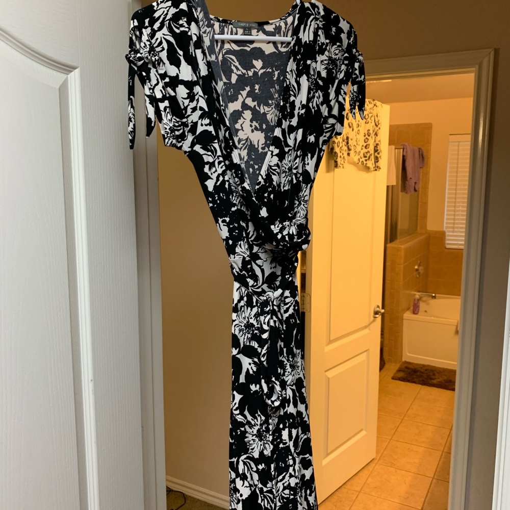 Apt 9 black and white wrap dress